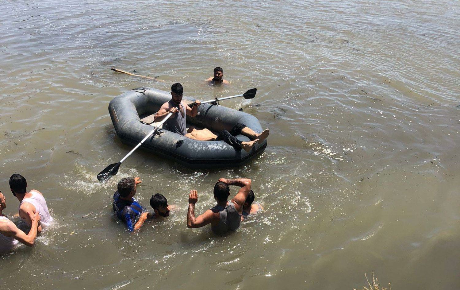 Li Amedê 3 xwendekar di Çemê Dîcleyê de xeniqîn