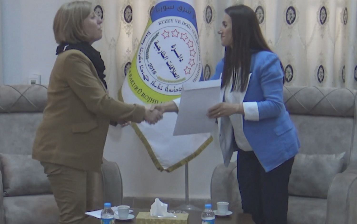 Rêveberiya Xweser 2 zarokên DAIŞê radestî Nemsayê kirin