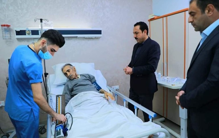 ئومێد خۆشناو لە نەخۆشخانە سەردانی د. عەزیز گەردی کردبوو