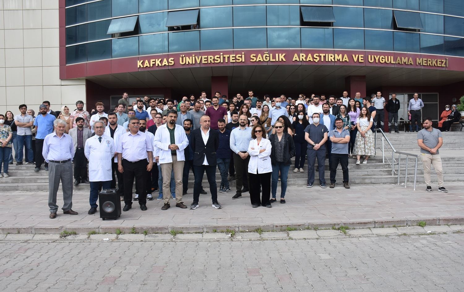 Li Qersê pizîşkek hat birîndarkirin