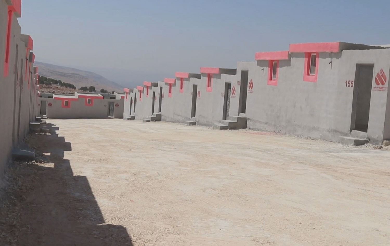 'Projeyên niştecîkirinê yên li Efrînê li gorî yasaya navdewletî ne rewa ne’