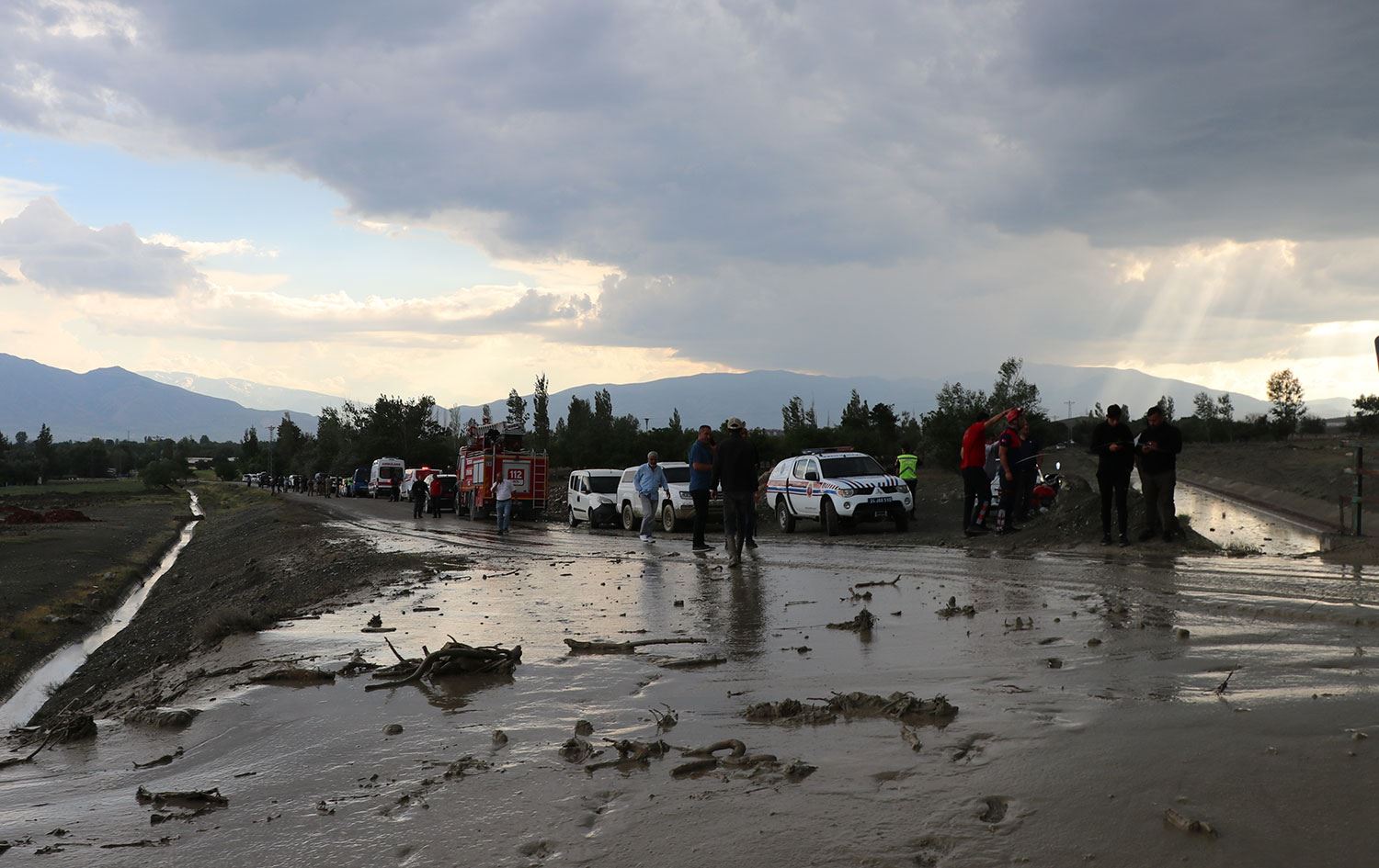 Erzincan’da sel: Evler ve tarım alanları su altında kaldı