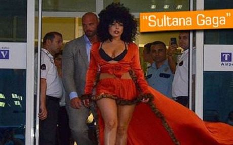 Lady Gaga için bilet kuyruğu