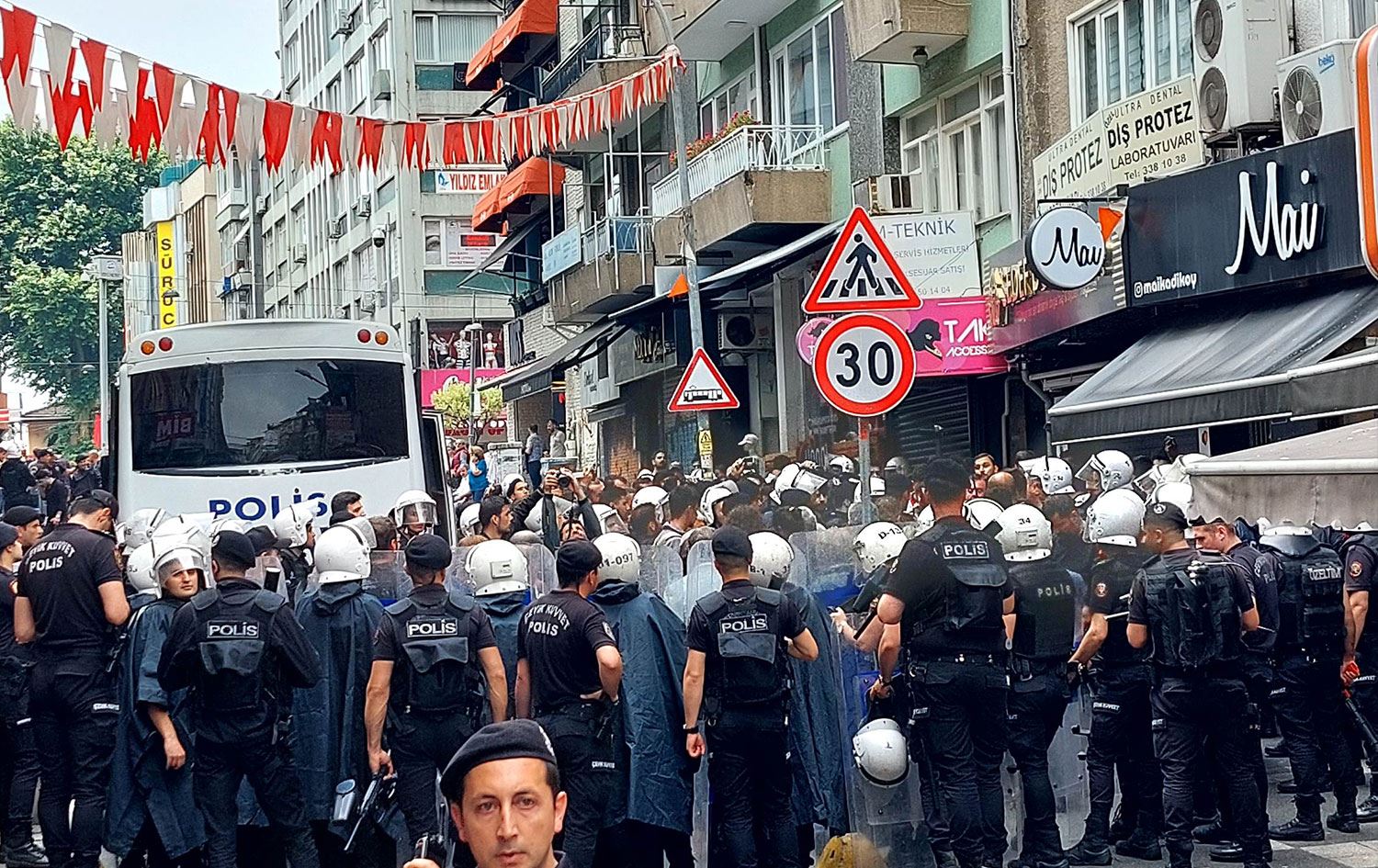 İSTANBUL - Gemlik Yürüyüşüne müdahale: Ferhat Encü dahil 51 gözaltı