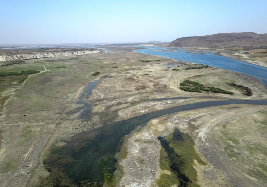 بەڕێوەبەرایەتیی خۆسەر هۆشداری لەبارەی کەمبوونی ئاوی رووباری فورات دەدات
