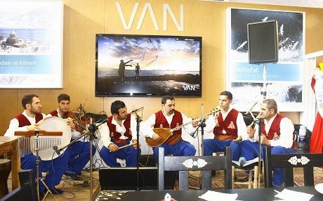 Li Wanê bi kelamên dengbêjan fuar vedibe