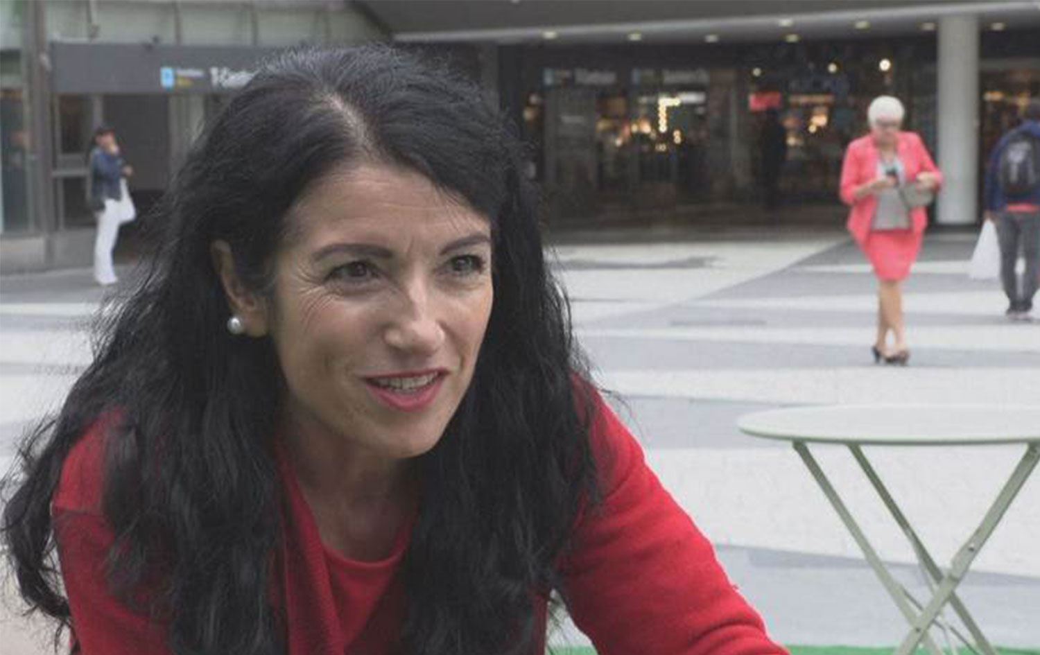 Kürt parlamenter Amineh Kakabaveh: İsveç hükümeti verdiği sözleri tutmalı