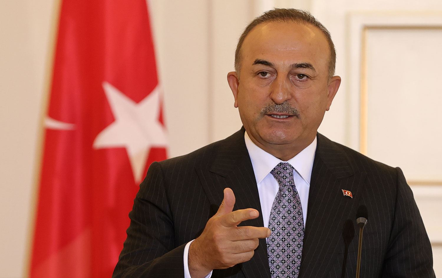 Çavuşoğlu: PKK, İsveç'i rehin almış durumda