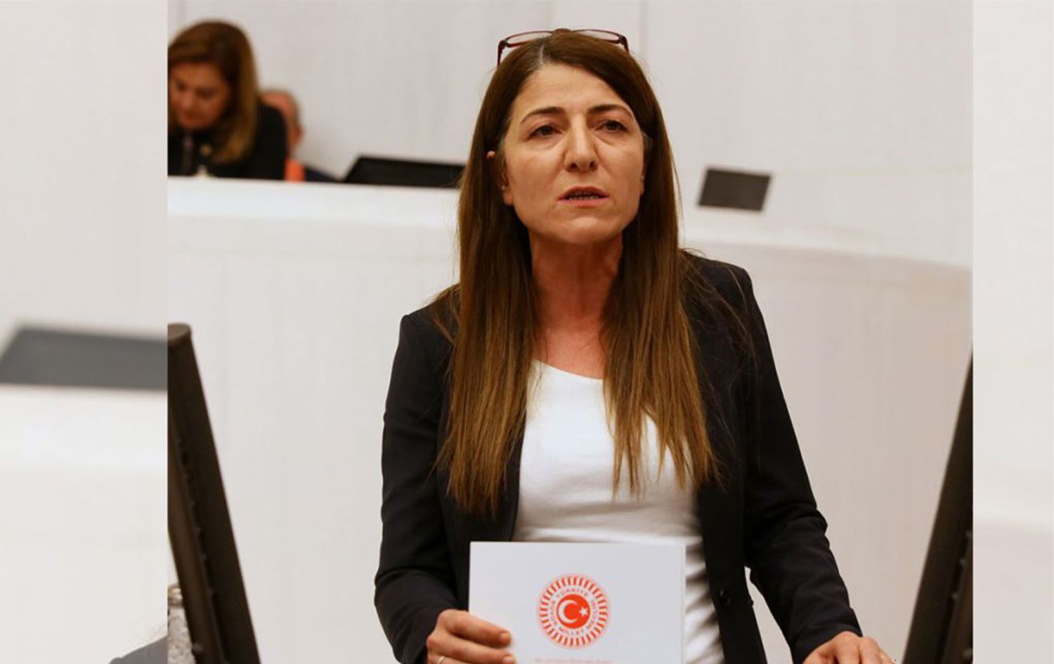Parlamentera HDPê girtina rojnamevanên Kurd ji Wezîrê Dadê pirs kir