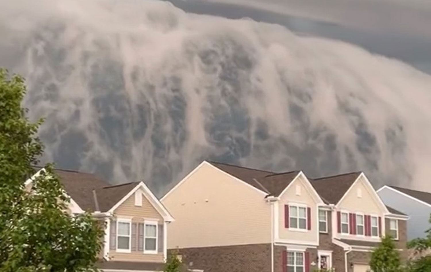 Tsunami sandılar, gerçek bambaşka çıktı!