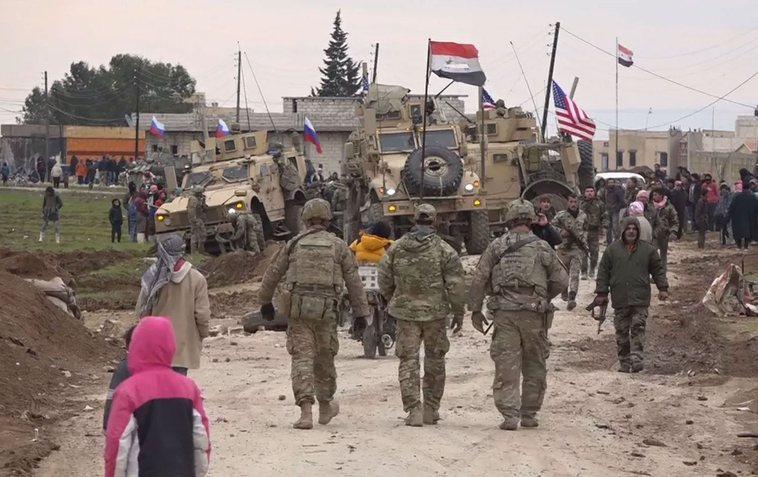 ÎDIA - Rûsan li Sûriyê êrişî binkeya Amerîkayê kir!