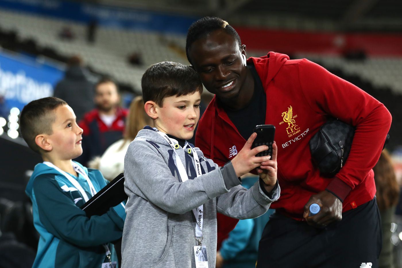 چیرۆکی من.. سادیۆ مانێ.. خاکیترین یاریزانی جیهان