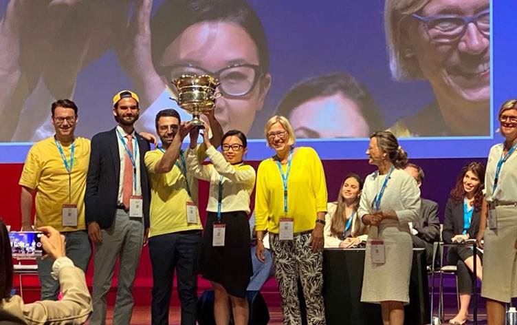 Kürt doktor Avrupa'nın 'en iyi cerrahı' seçildi