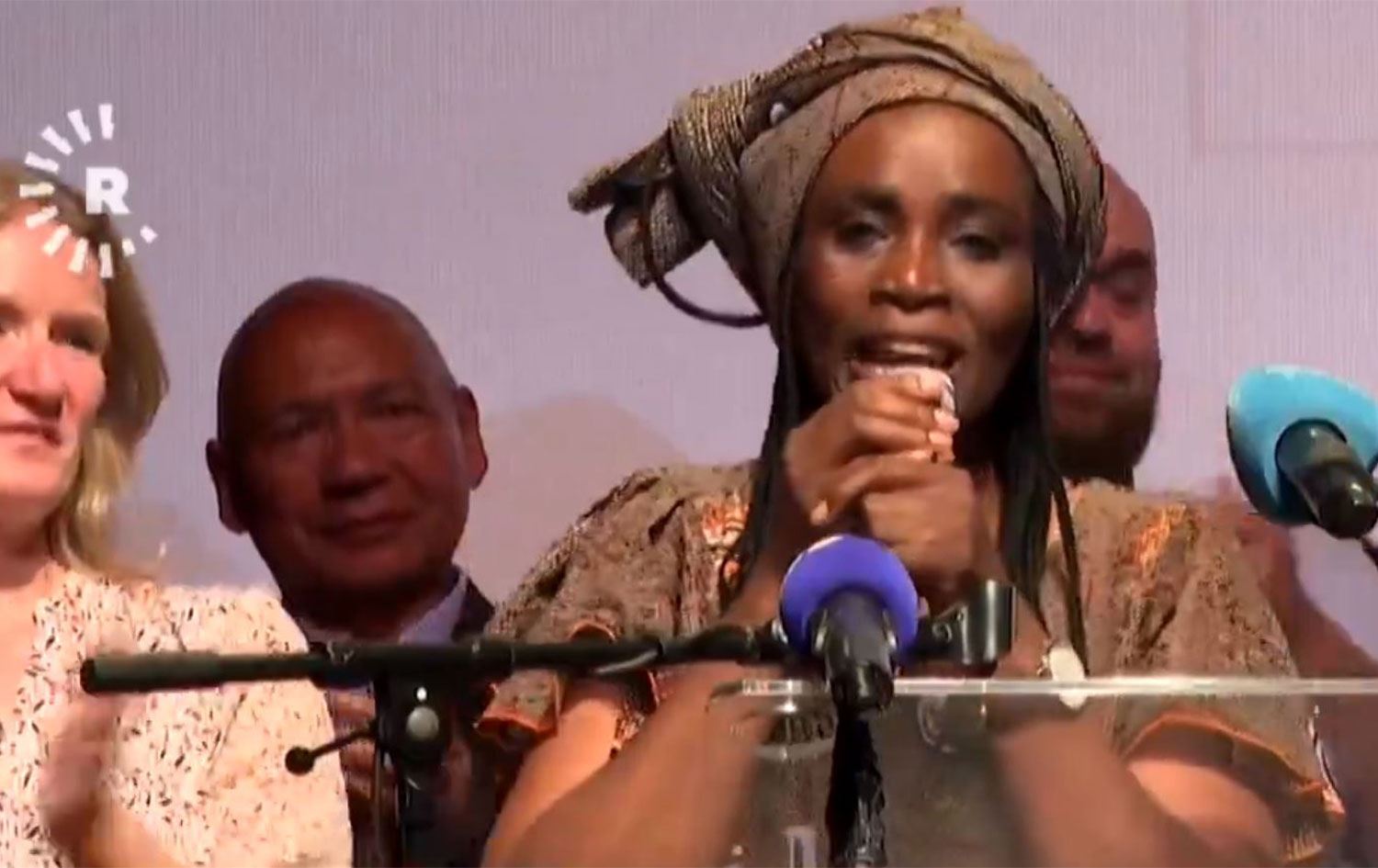 Fransa'da Afrika kökenli kadın parlamentoya seçildi