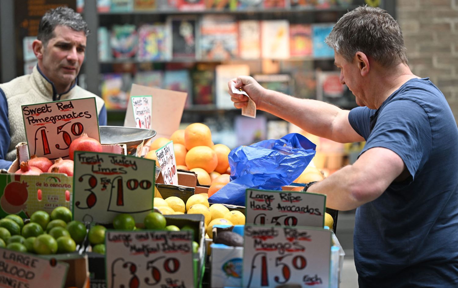 بەریتانیا.. هەڵاوسان بۆ ئاستێکی پێوانەیی بەرزبووەتەوە و پلان هەیە مووچە زیادبکرێت