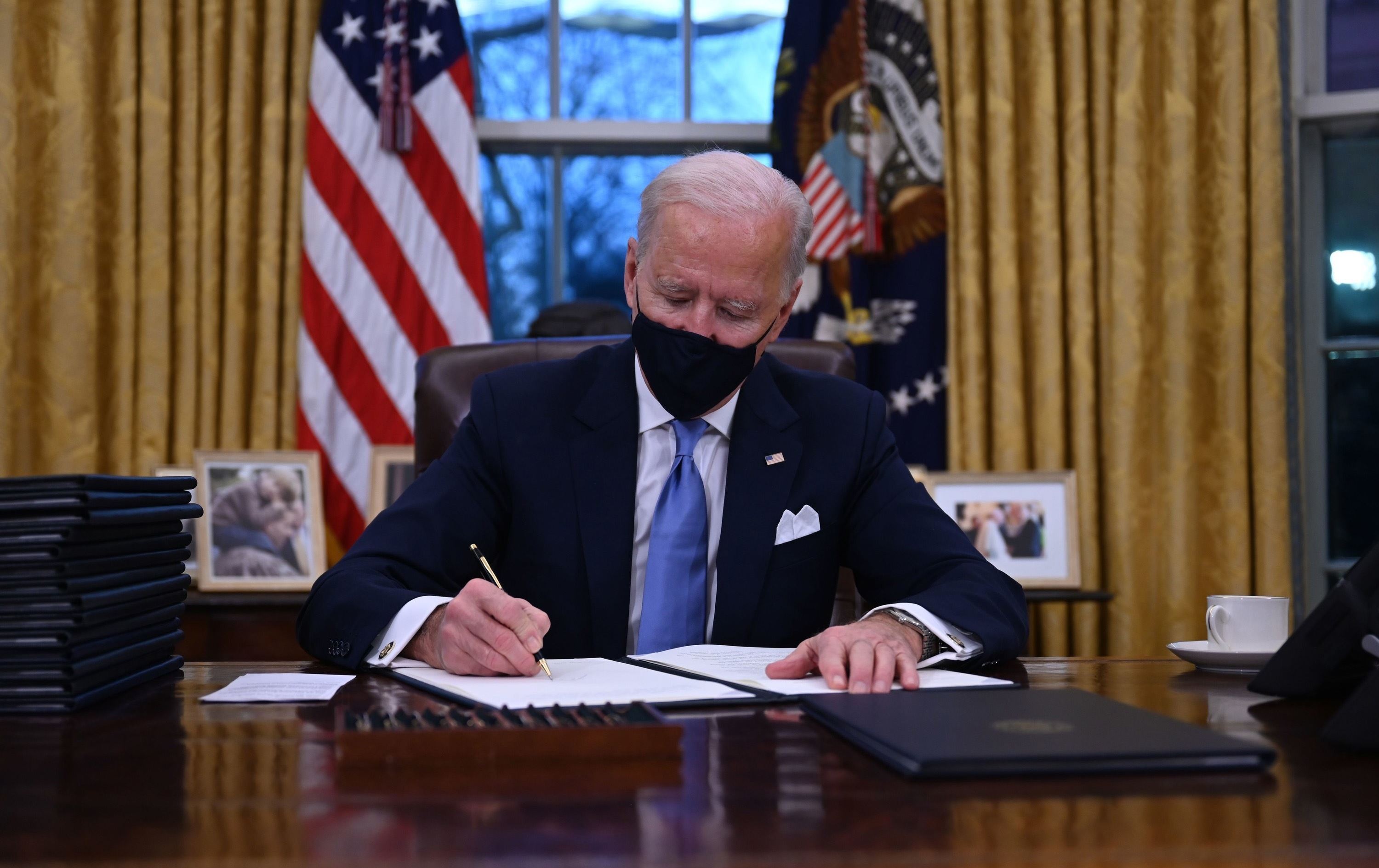 ABD Başkanı Biden 'silah kontrolü' yasasını imzaladı