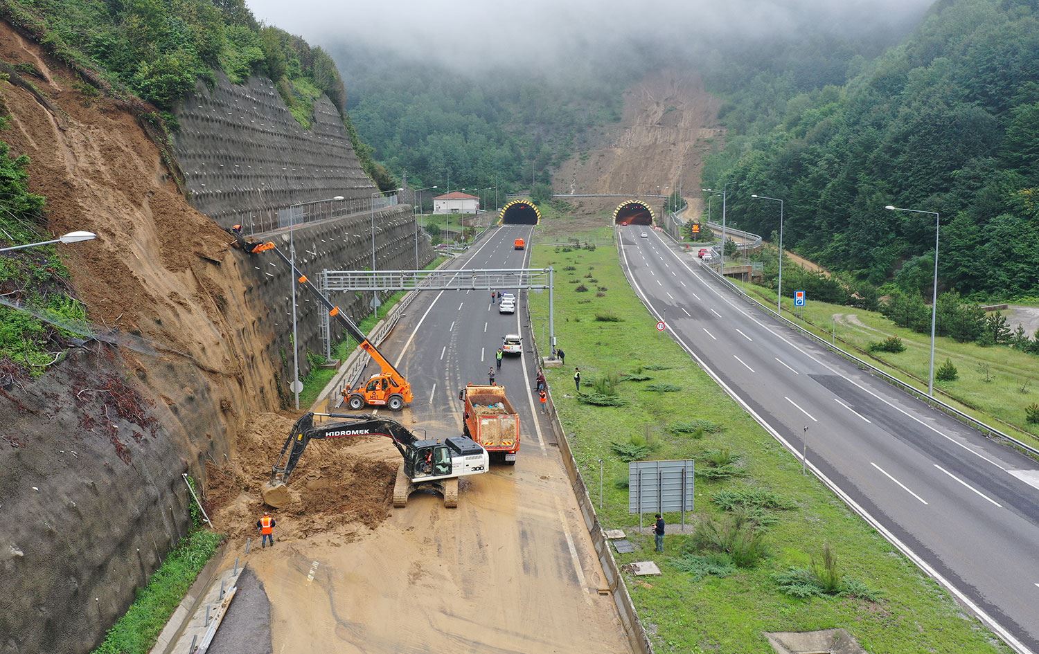 Bolu'da sağanak: 2 köprü yıkıldı