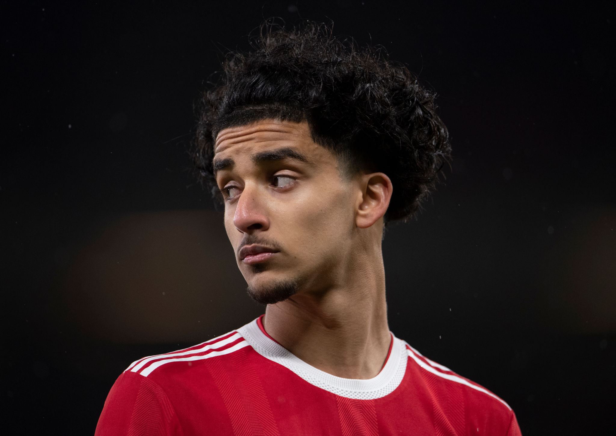 زیدانەکەی عێراق گرێبەستی لەگەڵ مانچێستەر واژۆ کرد