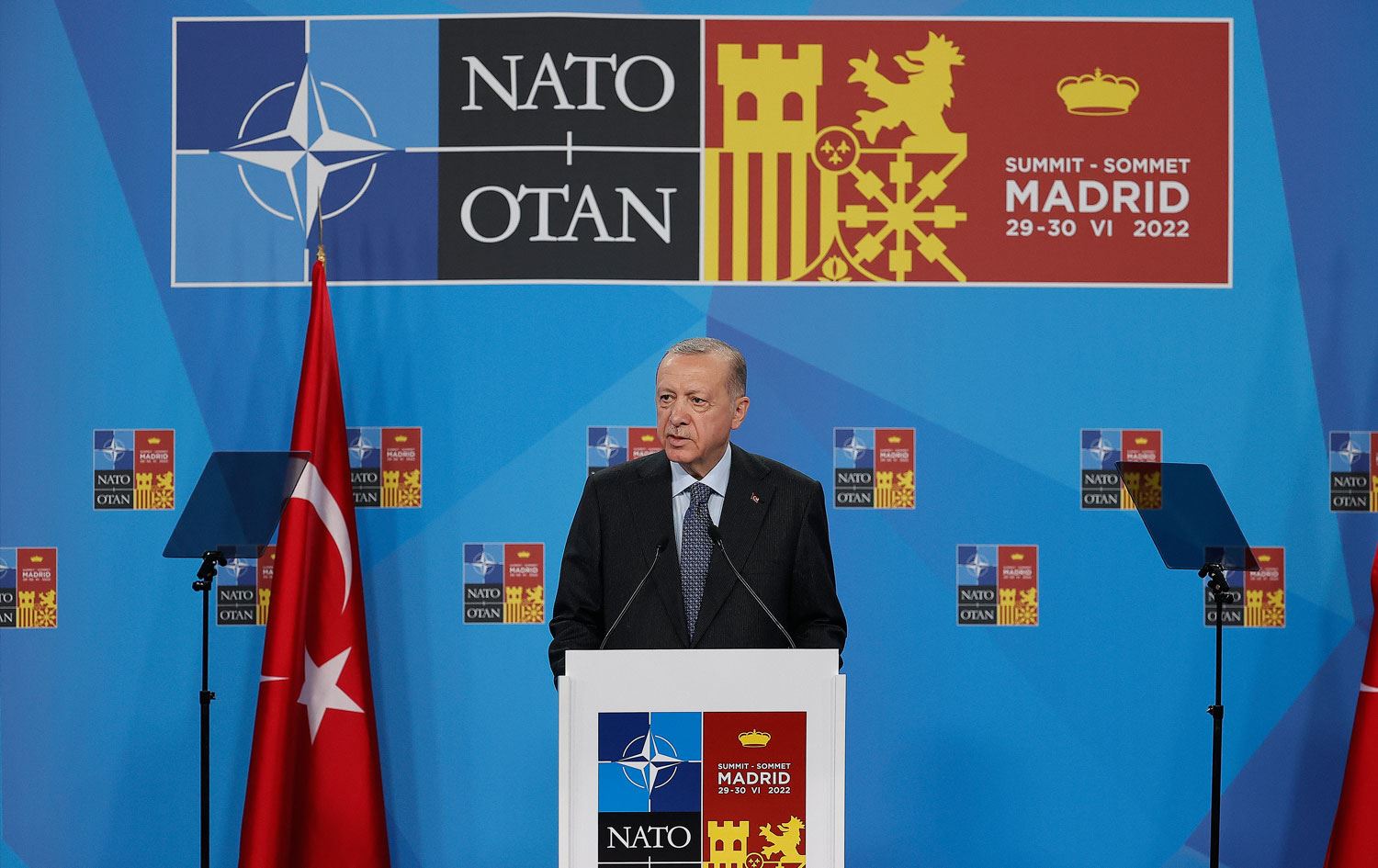 NATO Zirvesi: Erdoğan'dan olası Suriye ve Rojava operasyonu mesajı