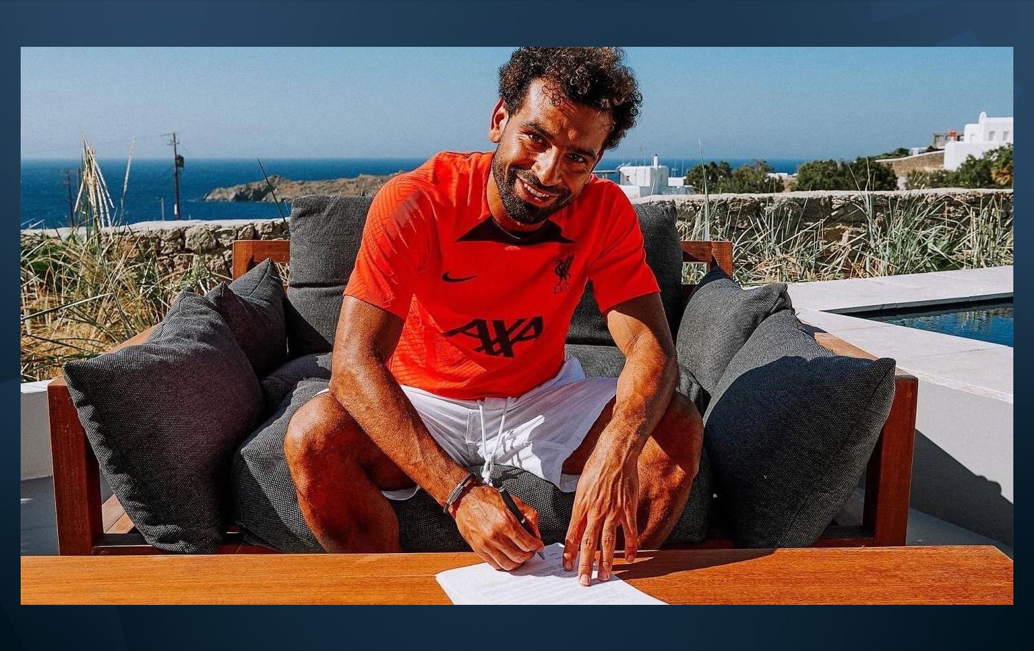 ليفربول يمدد عقد محمد صلاح الى 2025