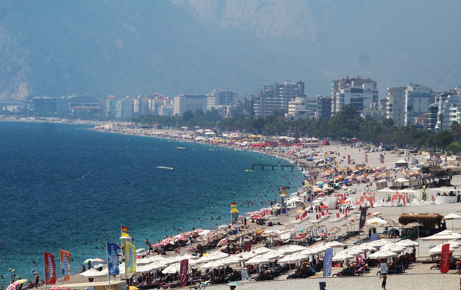 تورکیا؛ لە شەش مانگی ئەمساڵدا نزیکەی 4.3 ملیۆن گەشتیاری بیانی چوونەتە ئەنتاڵیا