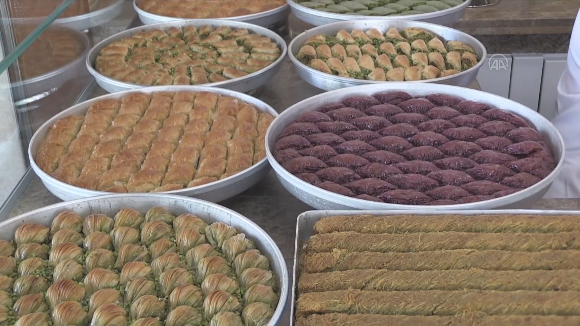 لە دیلۆک لەگەڵ نزیکبوونەوەی جەژنی قوربان خواست لەسەر پاقلاوەی عەنتاب زیاد دەکات