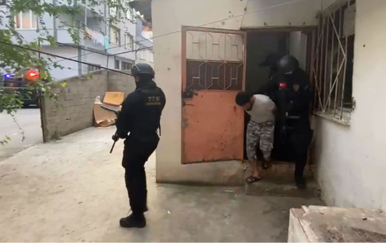 Türkiye'de IŞİD operasyonu: 16'sı yabancı, 19 gözaltı