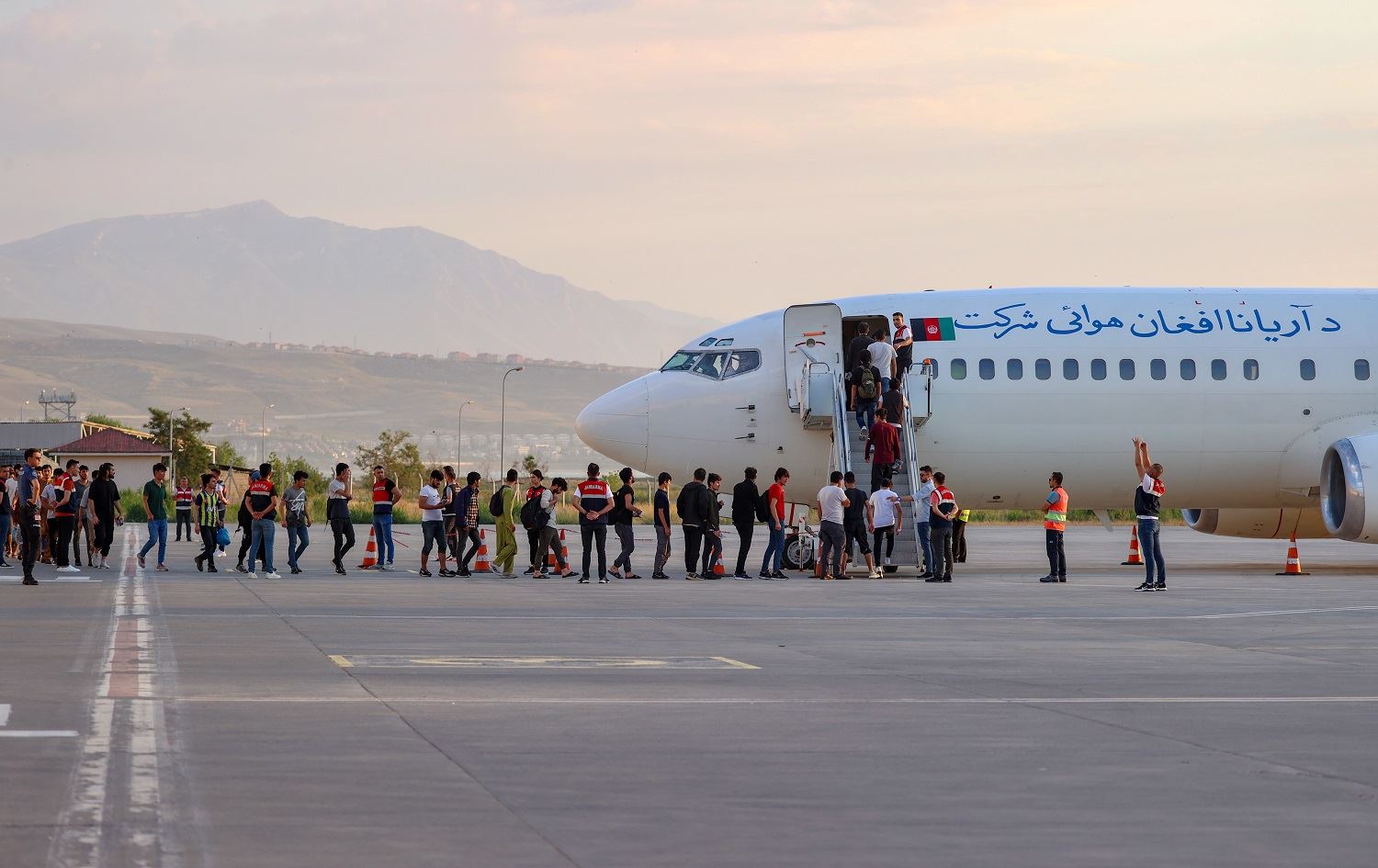 Ji bajarekî Bakurê Kurdistanê 408 koçberên Efxan paşde hatin vegerandin