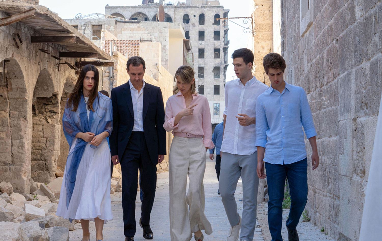 Beşar Esad ve ailesi 11 yıl sonra Halep sokaklarında