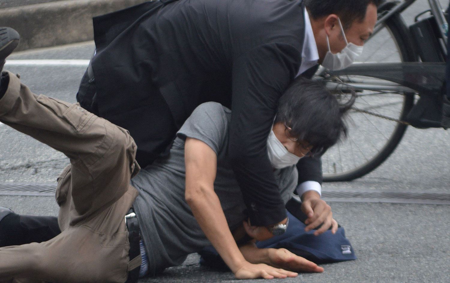 ‘Saldırgan Abe Şinzo’nun parasını kaptırdığı tarikatı yönettiğini düşünüyordu’