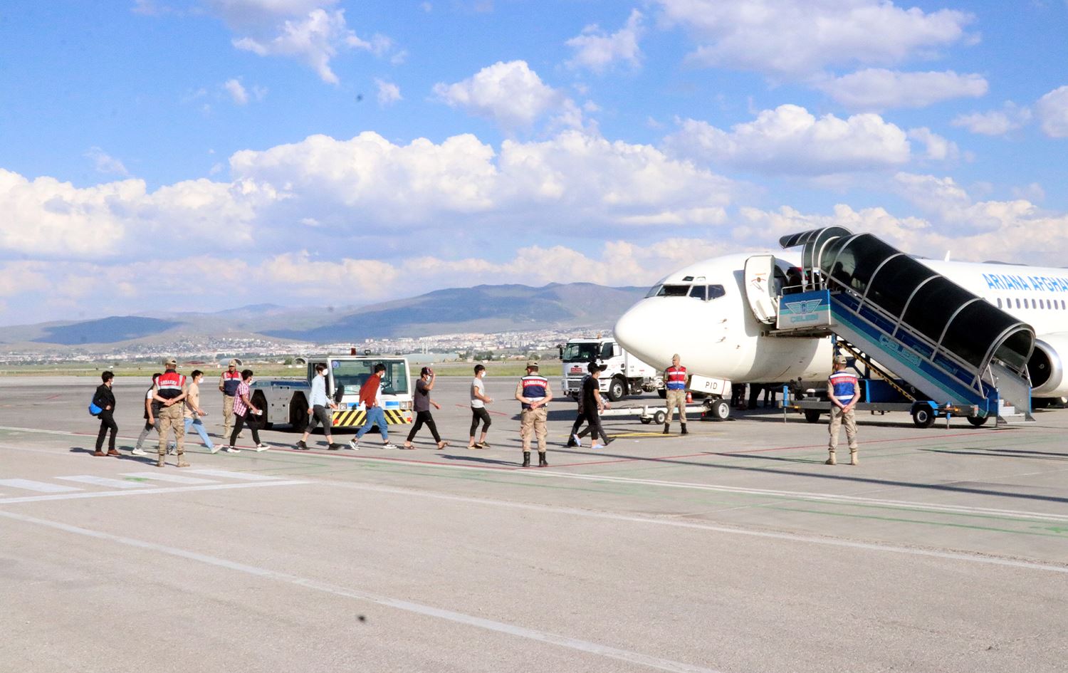 Li Erzeromê 363 koçberên Efxan hatin deportkirin