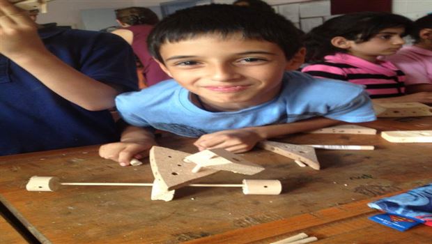 ahşap 'oyun' nesneleri ile tasarım çalışması