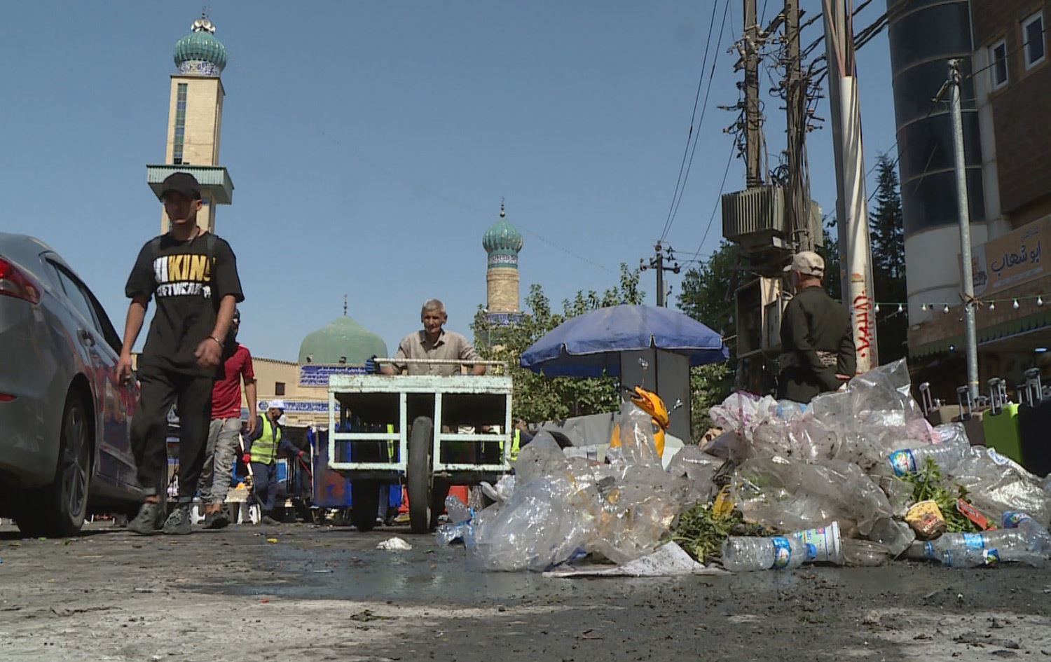 لە رۆژانی جەژن خۆڵ و خاشاک لە بەشێكی بازاڕی سلێمانی کۆبووەوە
