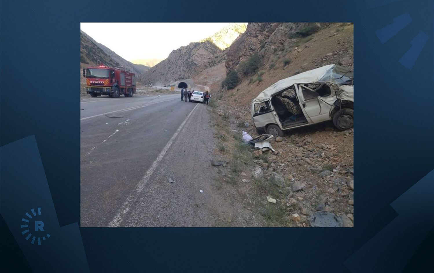 Van'da minibüs takla attı: 2 ölü, 8 yaralı