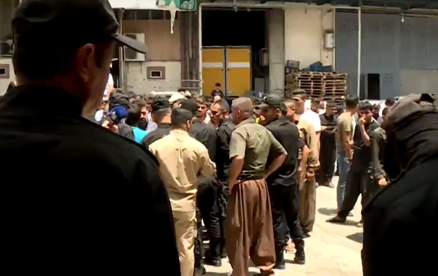 دژی وەرگرتنی 'پارەی پشکنین' ژمارەیەک جووتیار هێرش دەکەنە سەر تاقیگەی عەلوەی سلێمانی