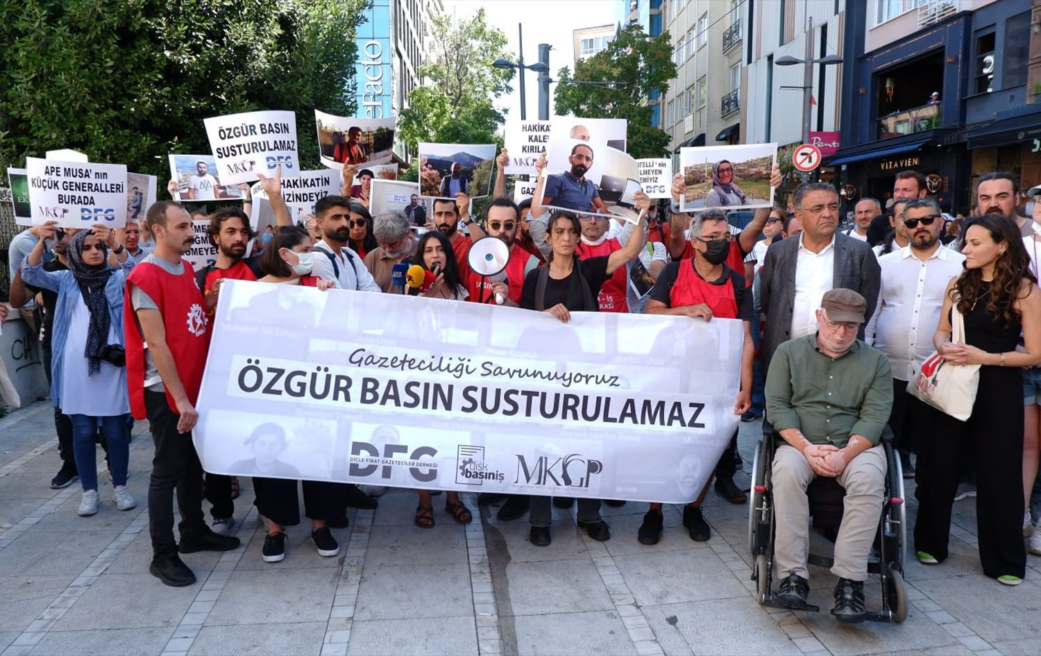 Basın meslek örgütleri, tutuklu 16 gazetecinin serbest bırakılmasını istedi