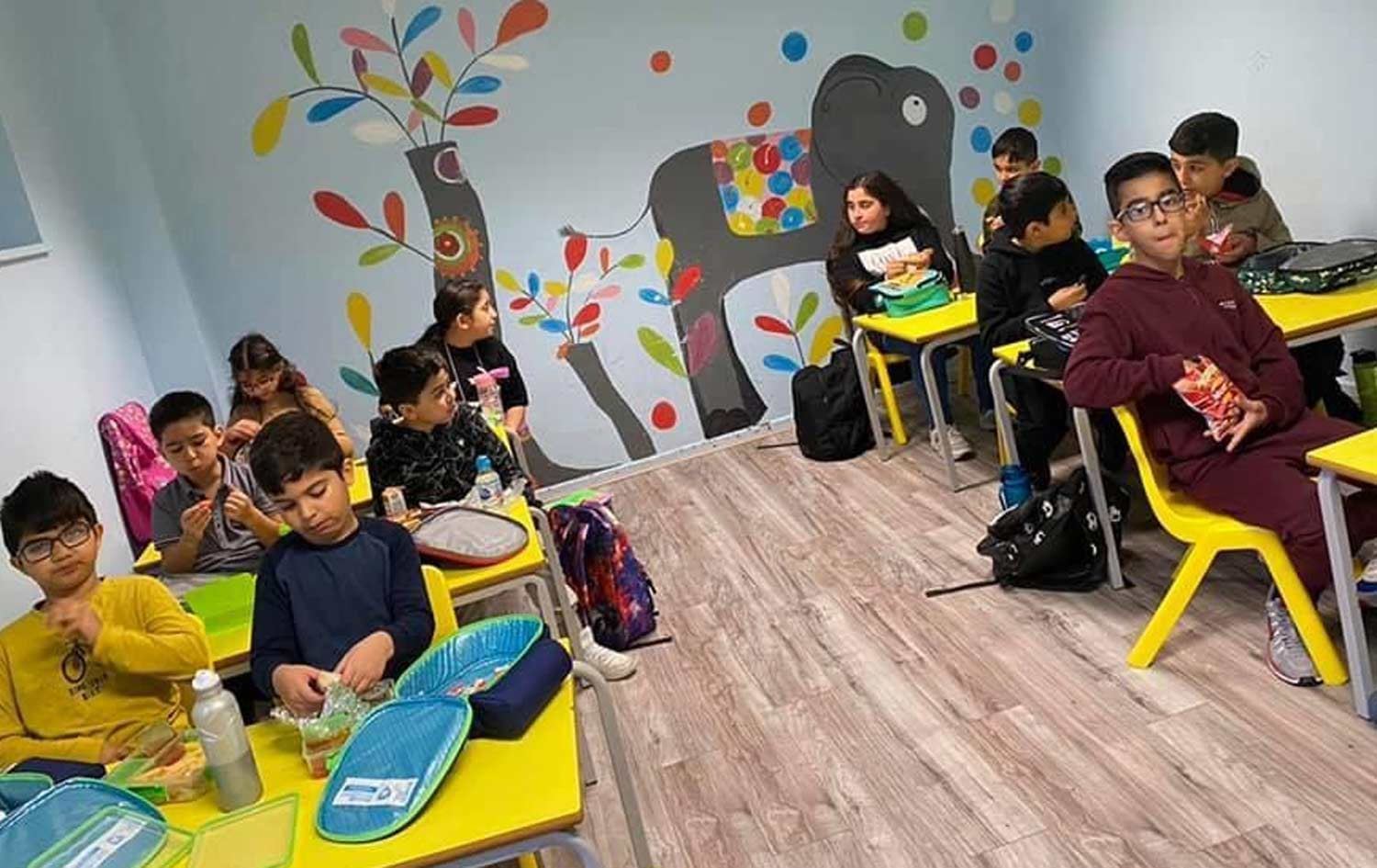 Brîtanya ji bo malbatên Kurd: Zarokên xwe berî Îngilîzî fêrî Kurdî bikin