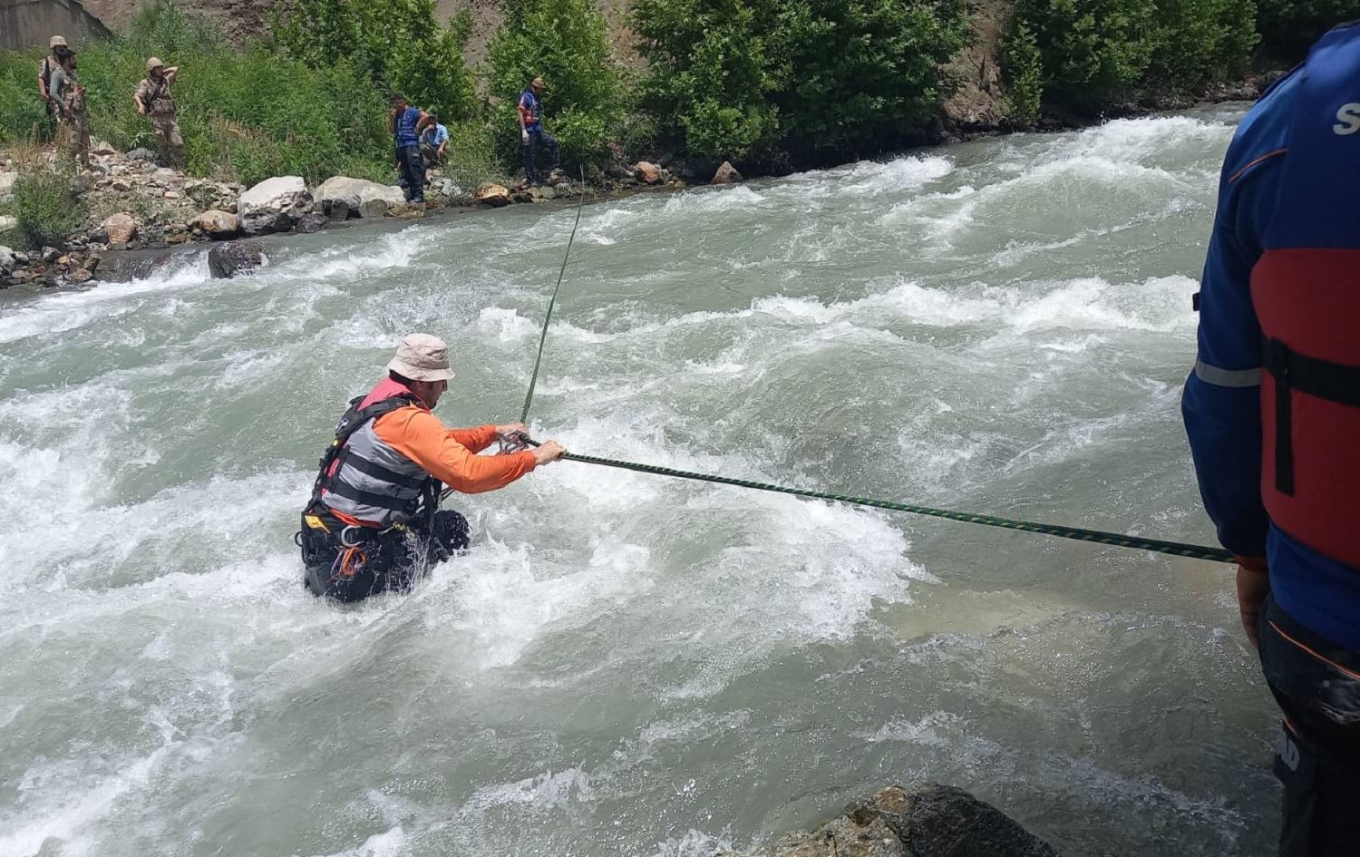 Perestyarê berî 37 rojan di Çemê Miksê de wenda bibû hêj nehatiye dîtin