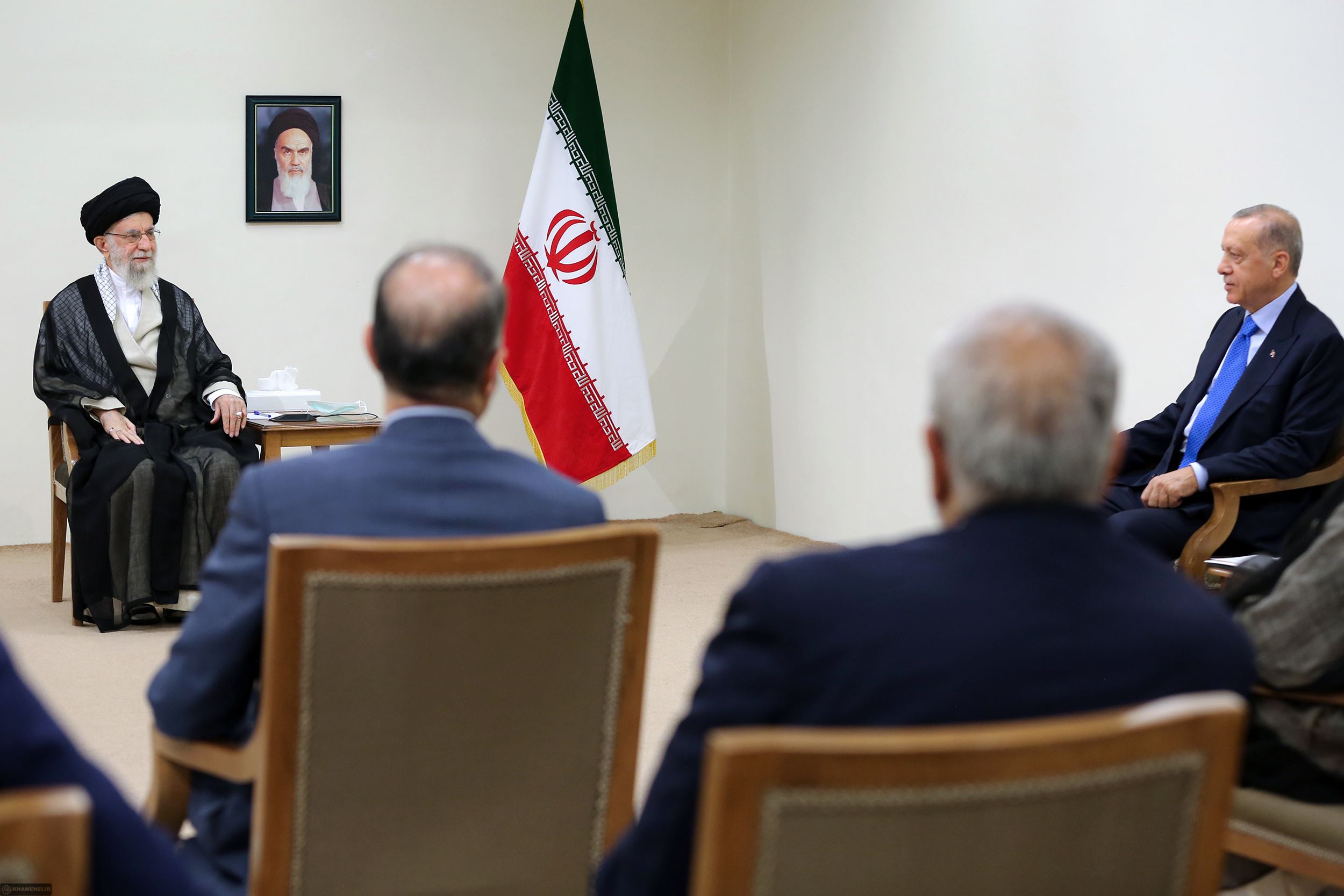 Hamaney: Suriye’nin kuzeyine askeri saldırı Türkiye’nin de aleyhine olur