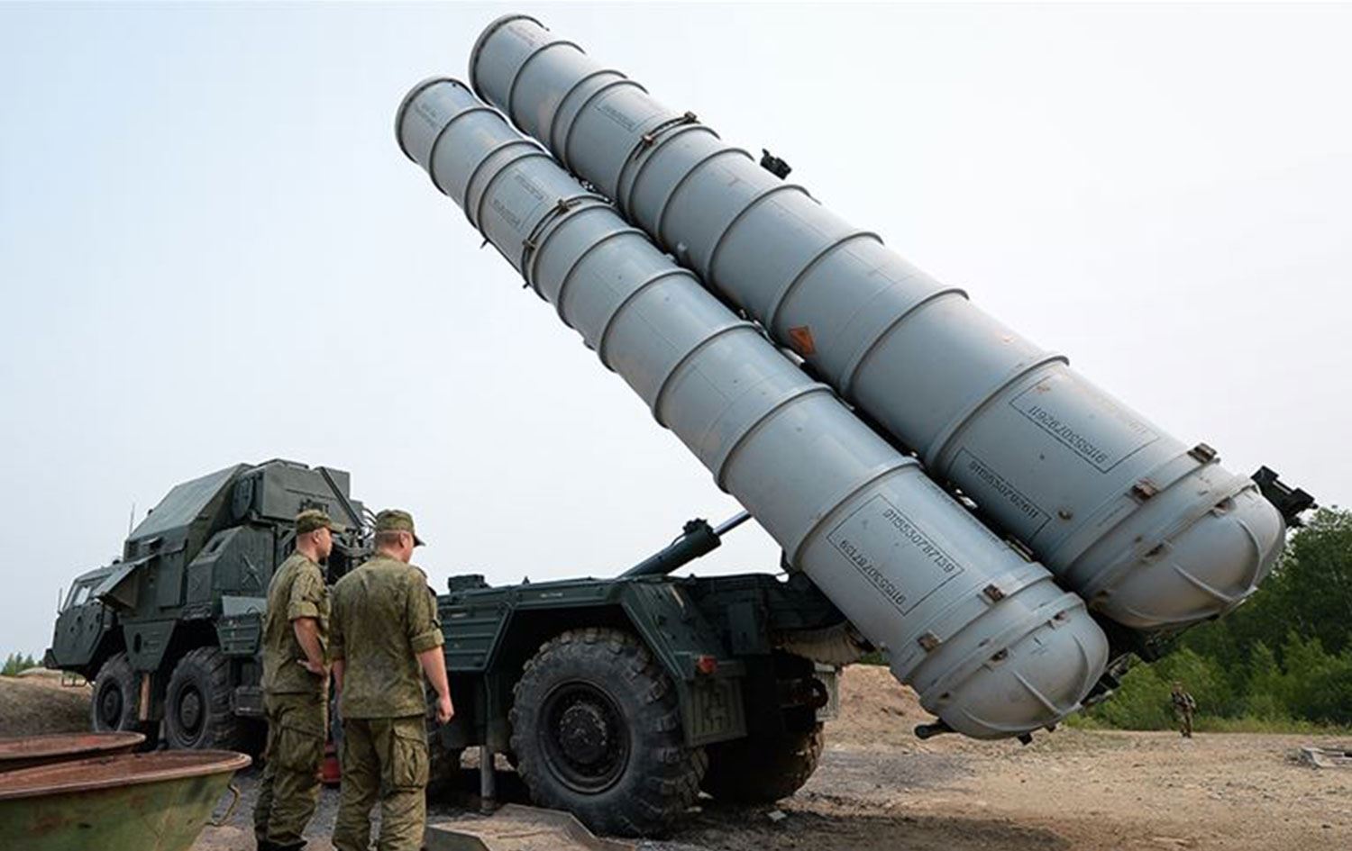 İsrail Savunma Bakanı: Rus  S-300 füzeleri Suriye'de uçaklarımızı hedef aldı