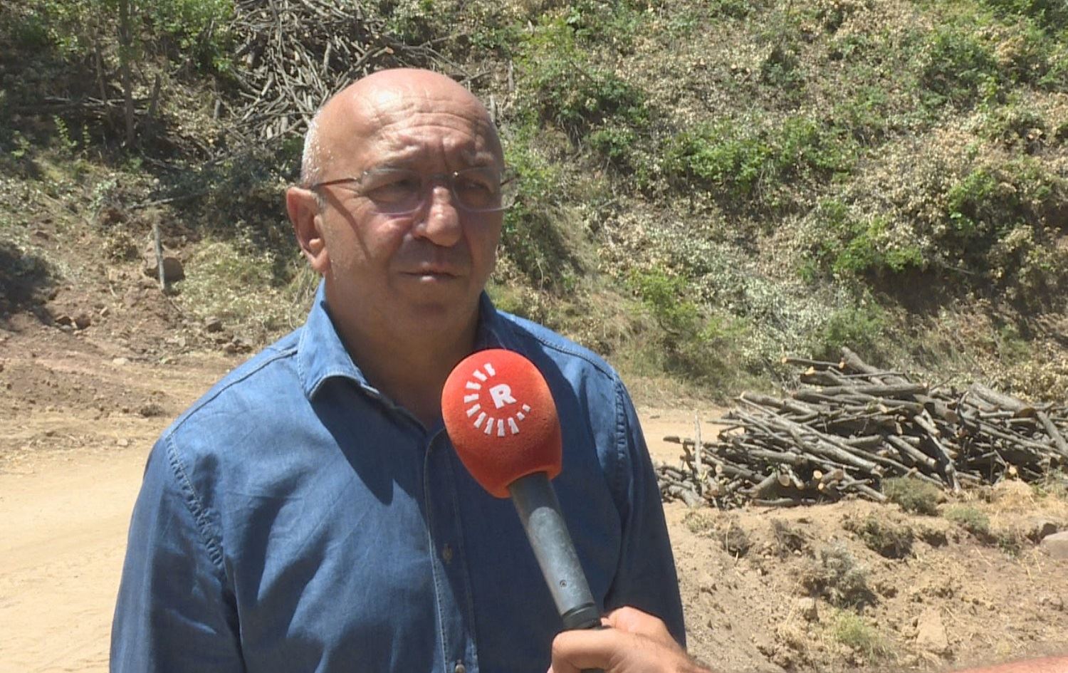 Li Dêrsimê kompaniyek darên ter dibire