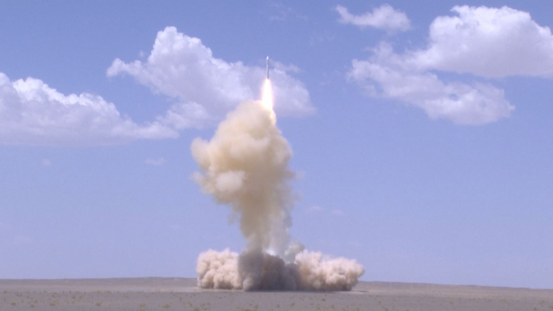 مووشەکێکی چینی لە کۆنترۆڵ دەرچووە و نازانرێت بەر چ ناوچەیەکی زەوی دەکەوێت