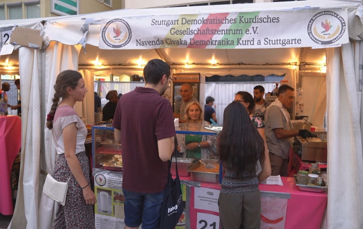 Grûpeke Kurdên Êzidî li Almanyayê çand û xwarinên Kurdewarî didin nasîn