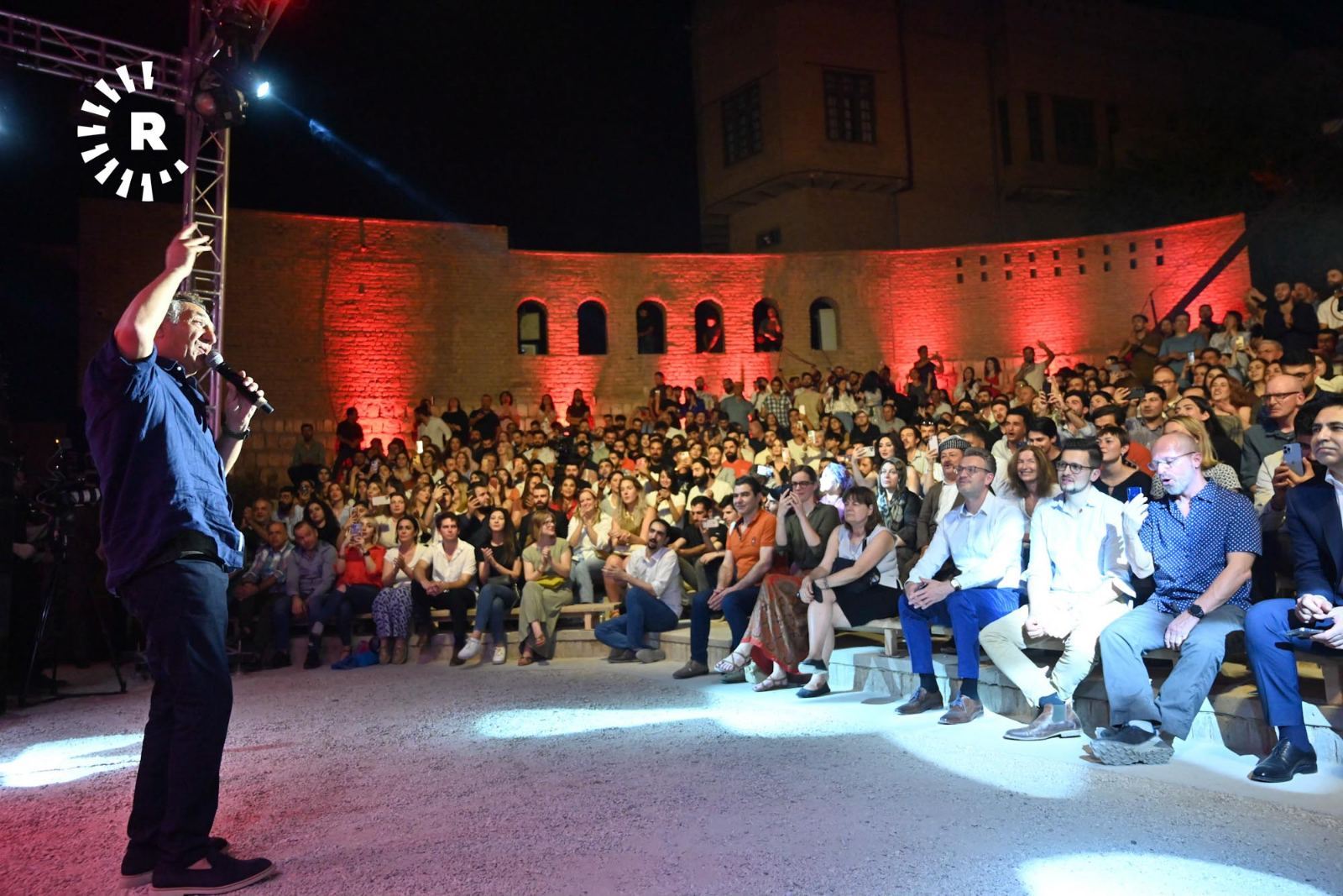 جۆش و خرۆشی ئامادەبووان لە کۆنسێرتی خێرۆ عەباس لە ماڵی میوزیکی زەهاوی