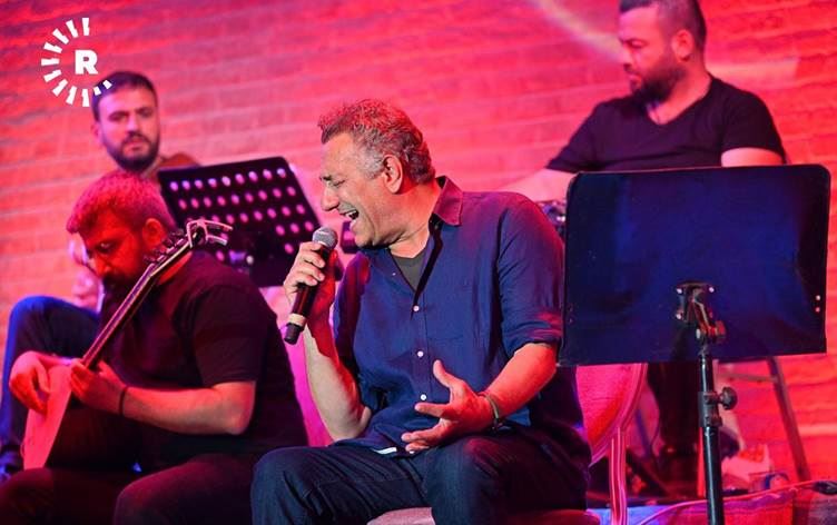 Xêro Ebas li ser Keleha Hewlêrê konsertek li dar xist