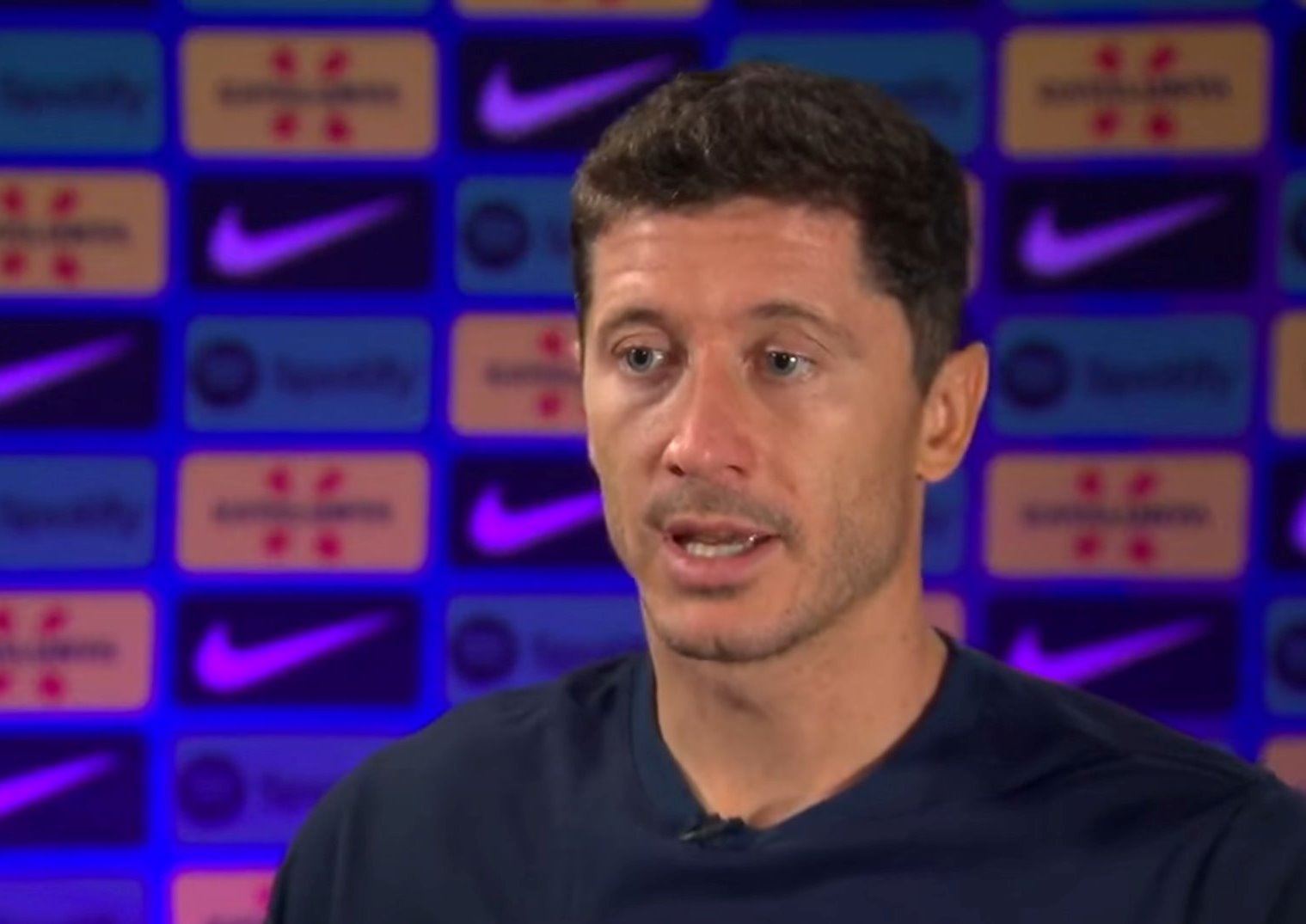 بەهۆی هالاندەوە لە بایرن رۆیشتی؟ لیڤاندۆڤسکی وەڵامدەداتەوە