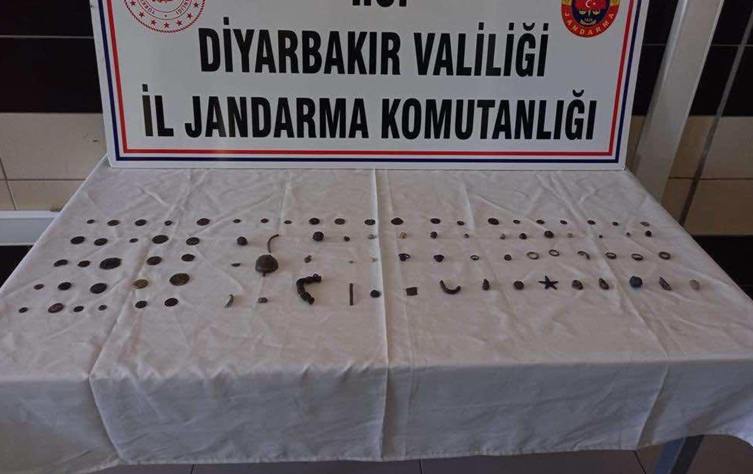 Diyarbakır'da tarihi eser kaçakçılığı operasyonu: 4 gözaltı