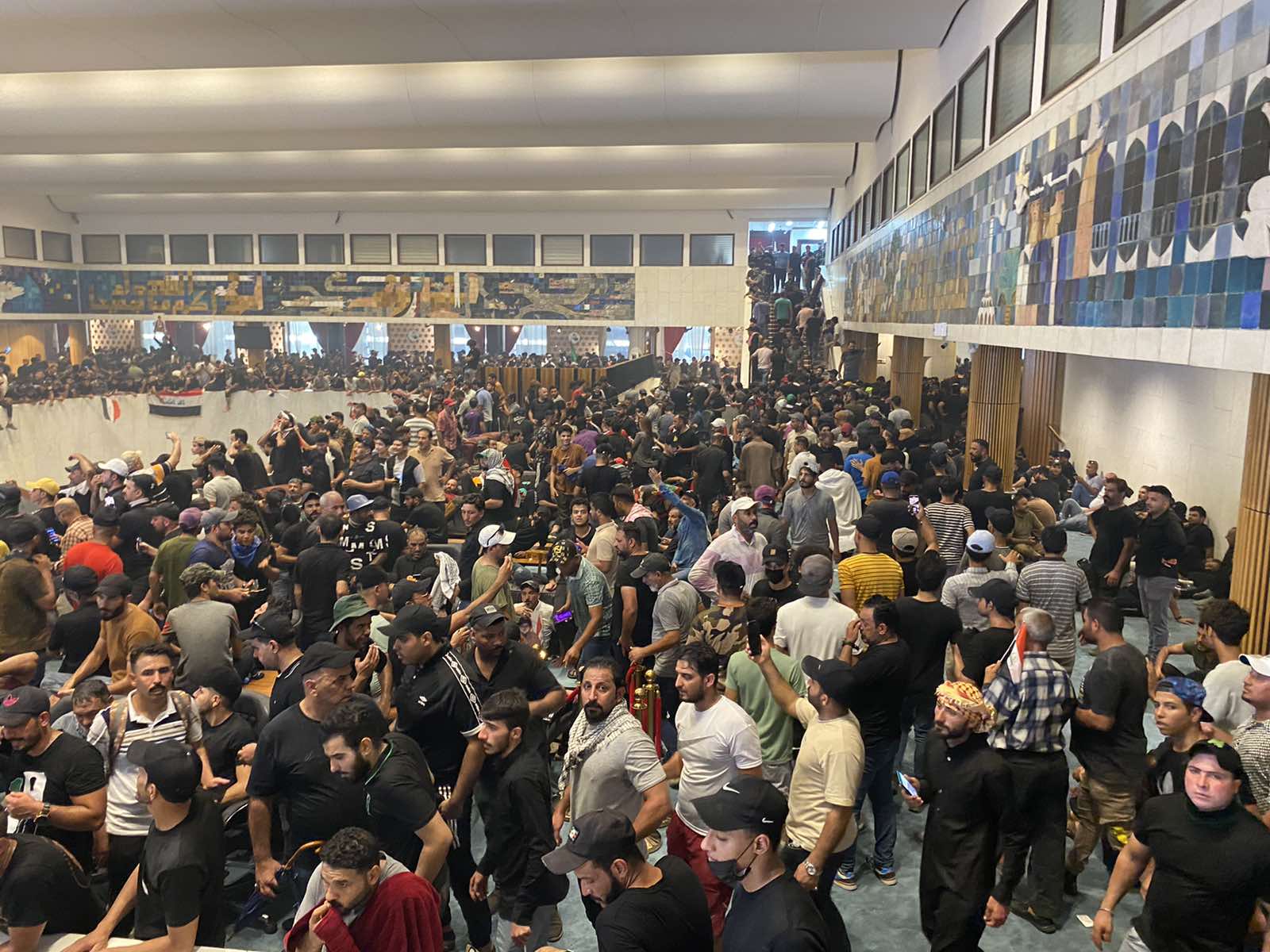 خۆپێشاندەران لە پەرلەمانی عێراق. وێنە: مستەفا گۆران - رووداو