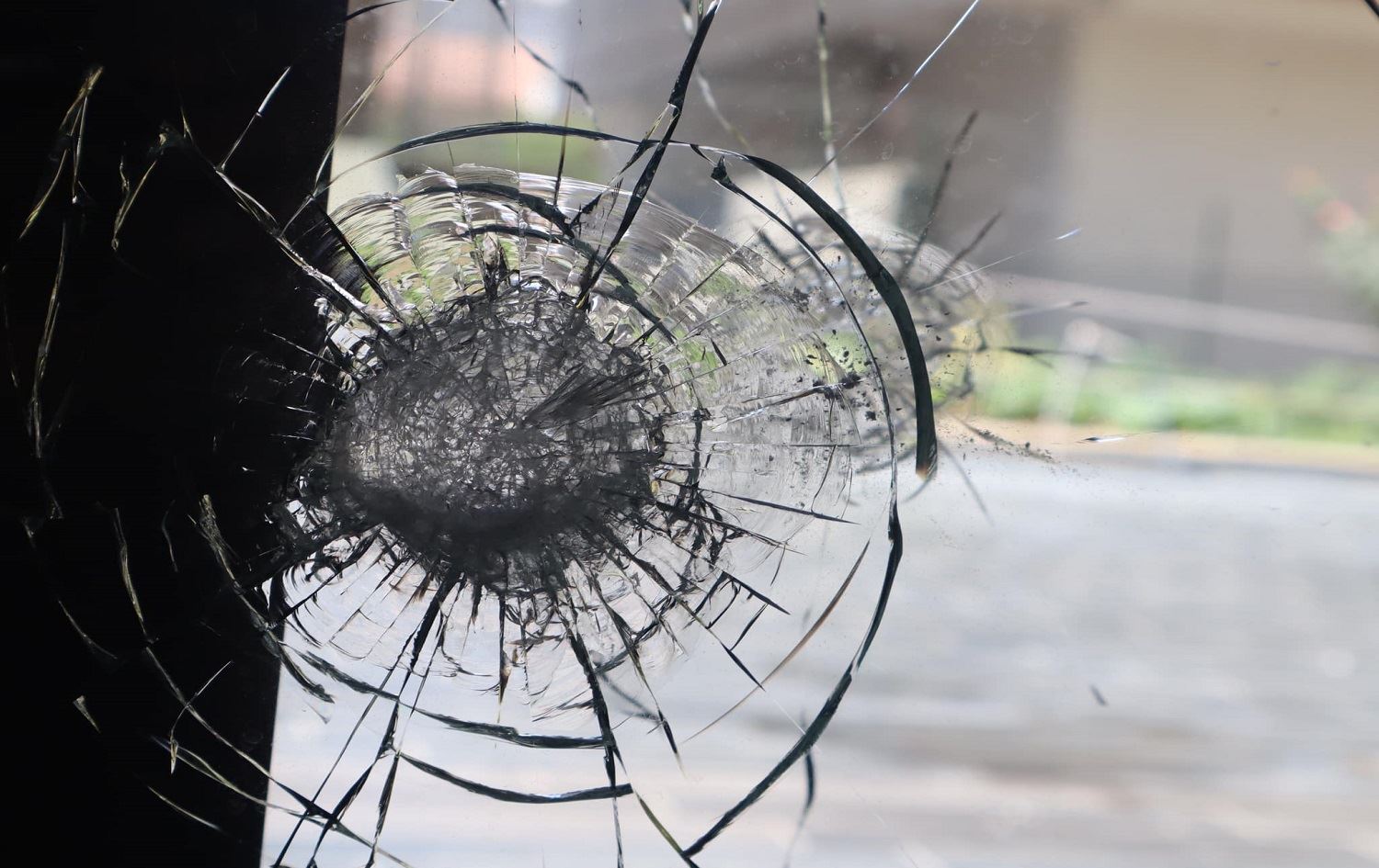 Li Amedê navendeke saziyên sivîl hat gulebarankirin