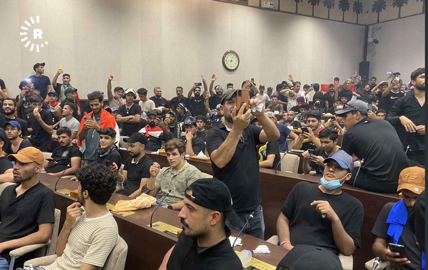 Sadr, destekçilerine Parlamentodan çekilme çağrısı yaptı